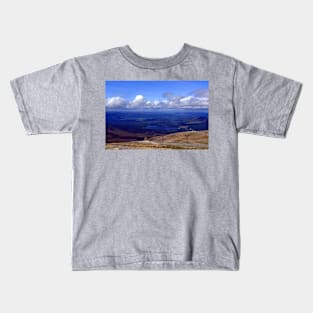 Cairngorm view Kids T-Shirt